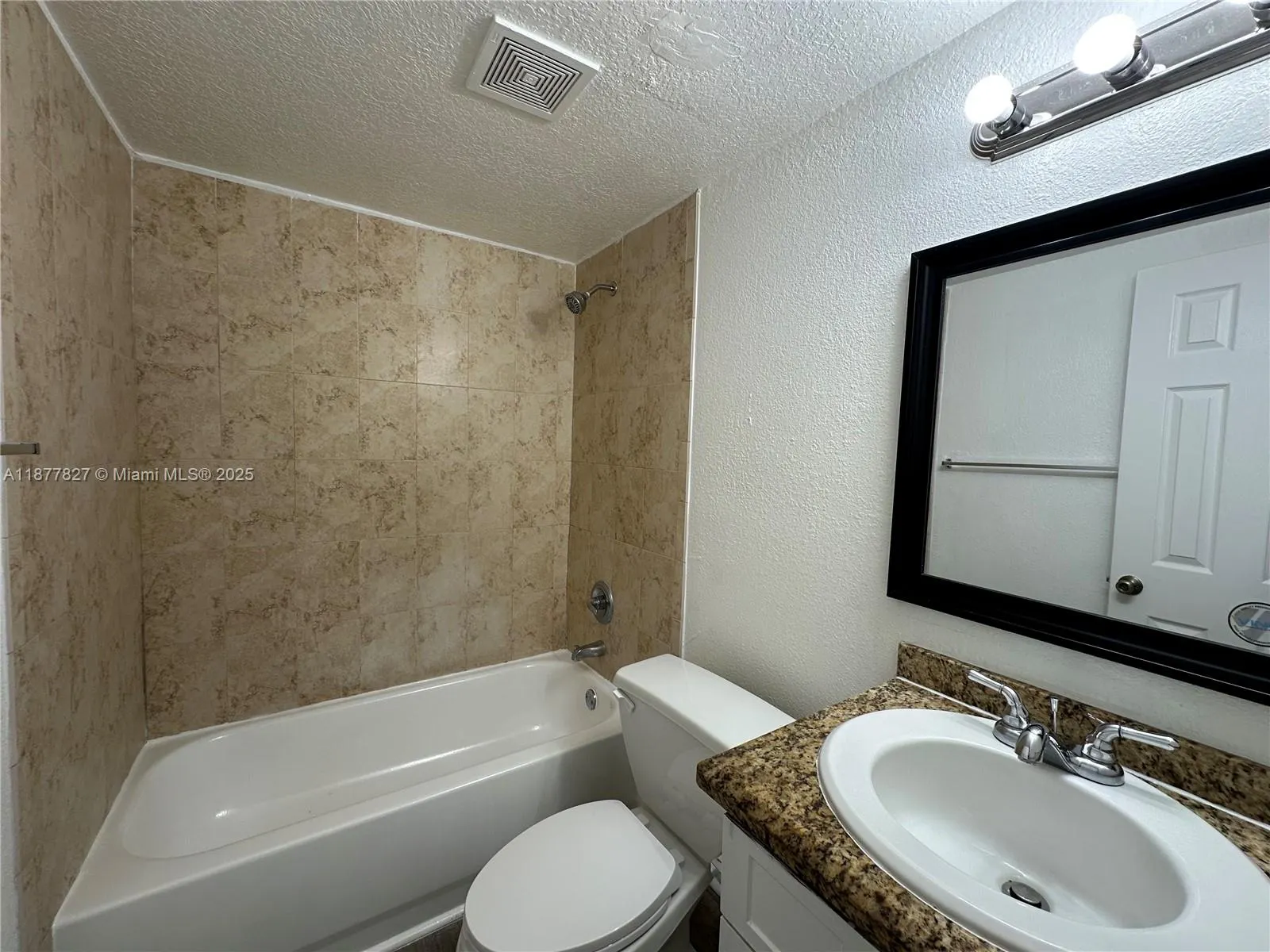 1400 NE 56th St, #104