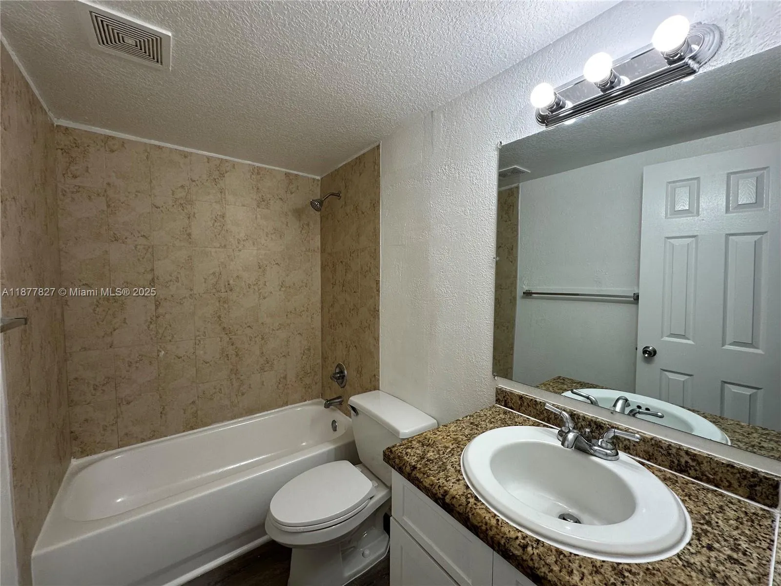 1400 NE 56th St, #104
