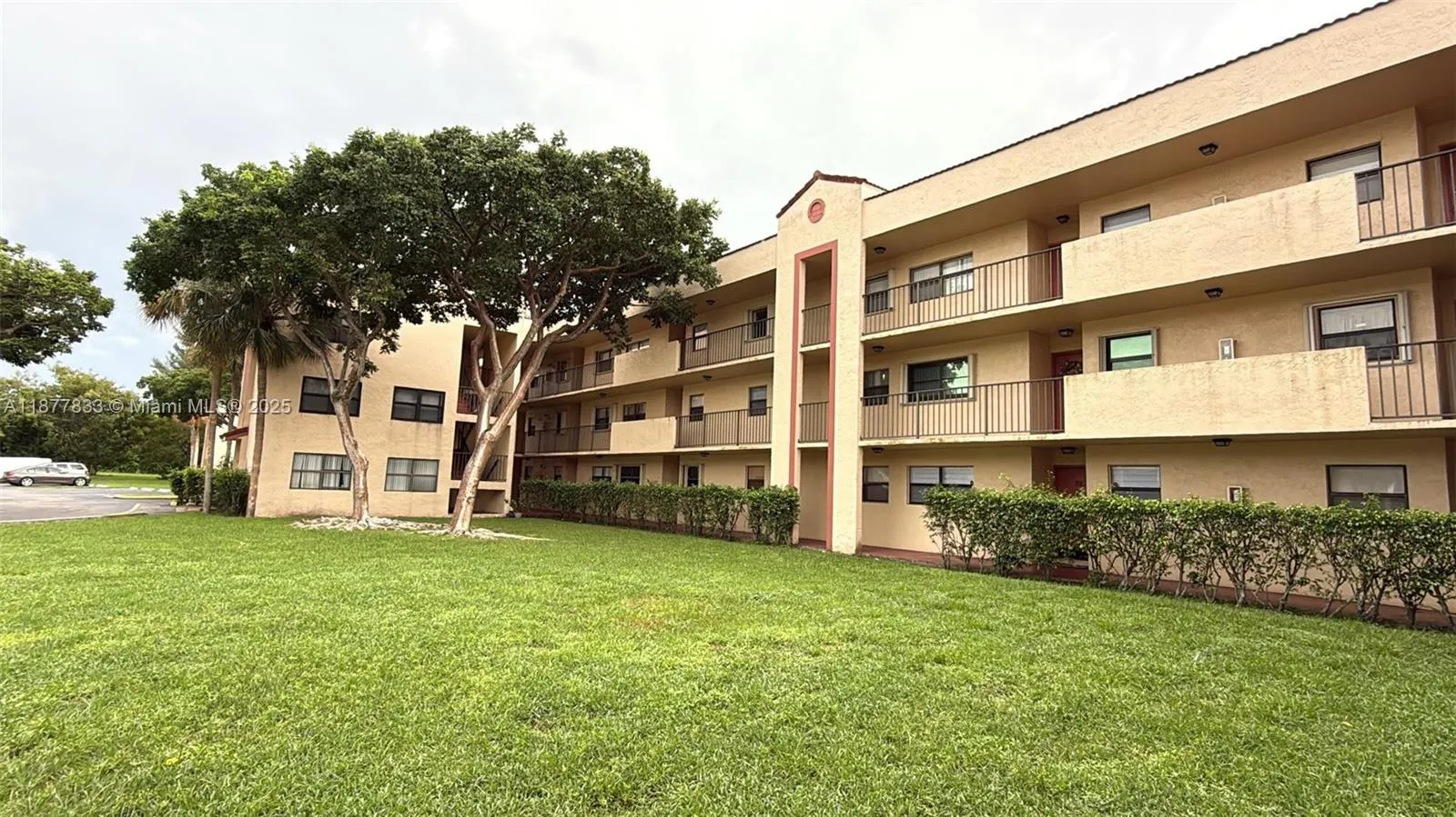 3396 Foxcroft Rd, #114
