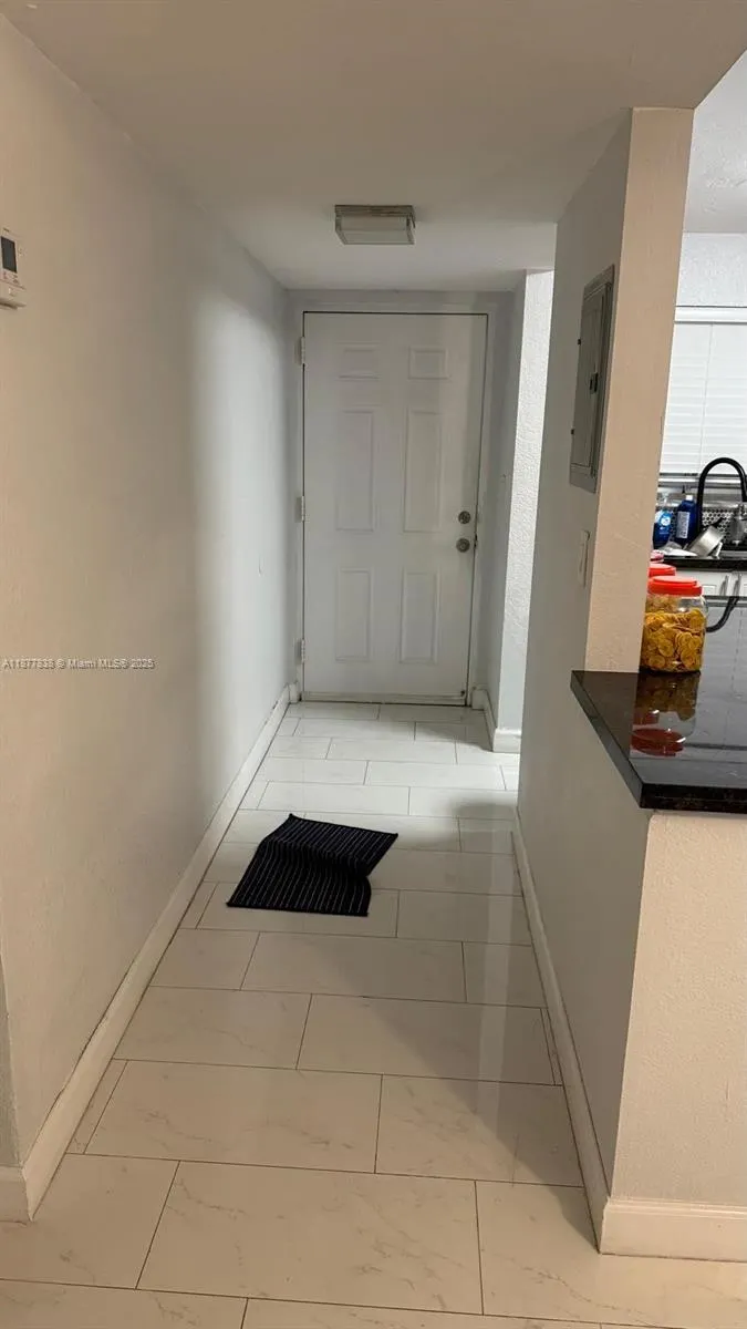 2735 W 52nd St, #104