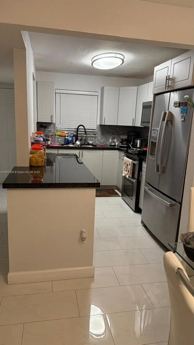 2735 W 52nd St, #104