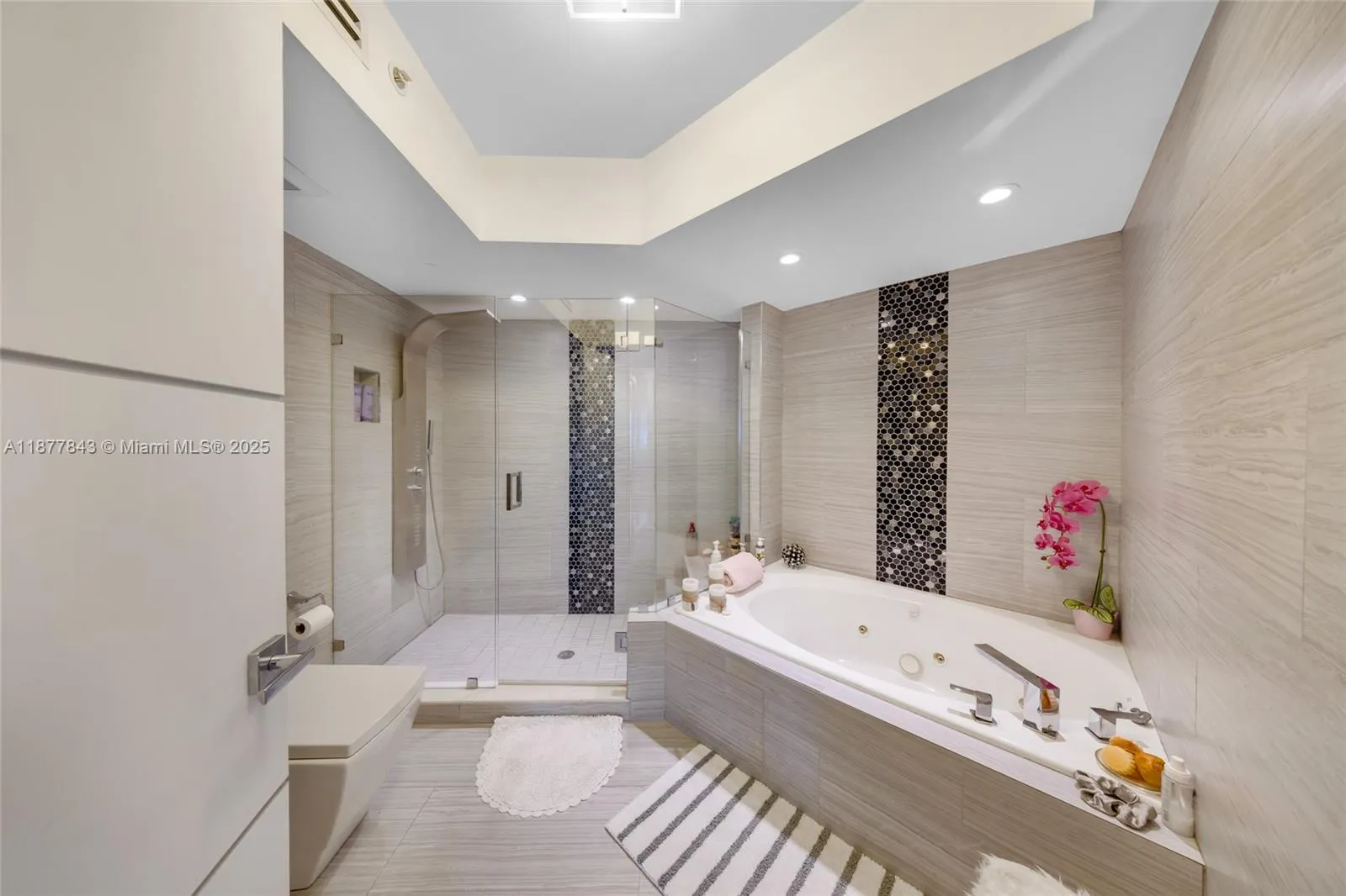 6301 Collins Ave, #2107