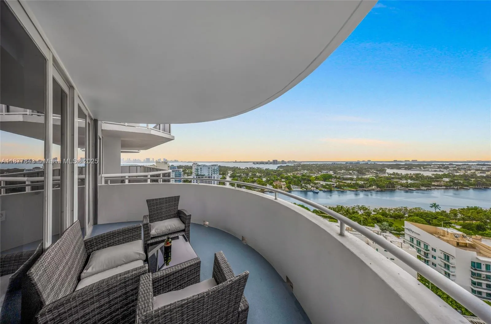 6301 Collins Ave, #2107