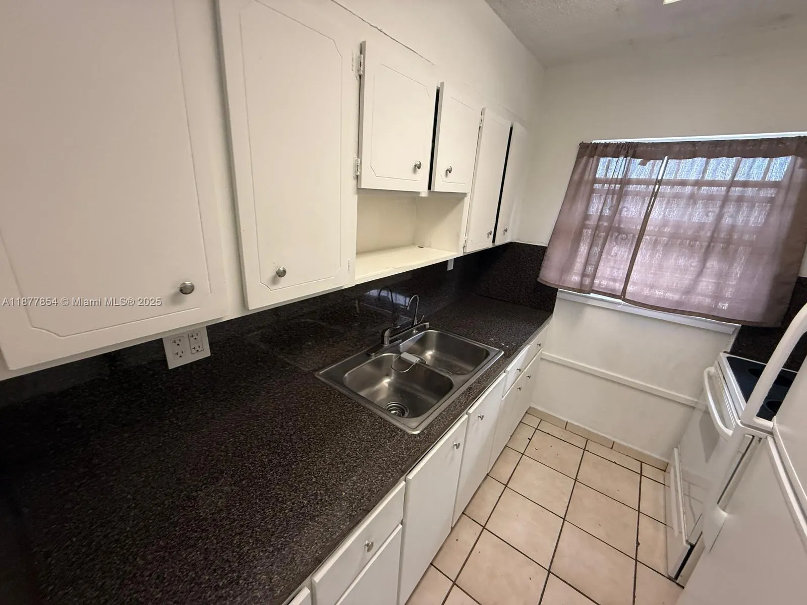 1325 W 68th St, #419