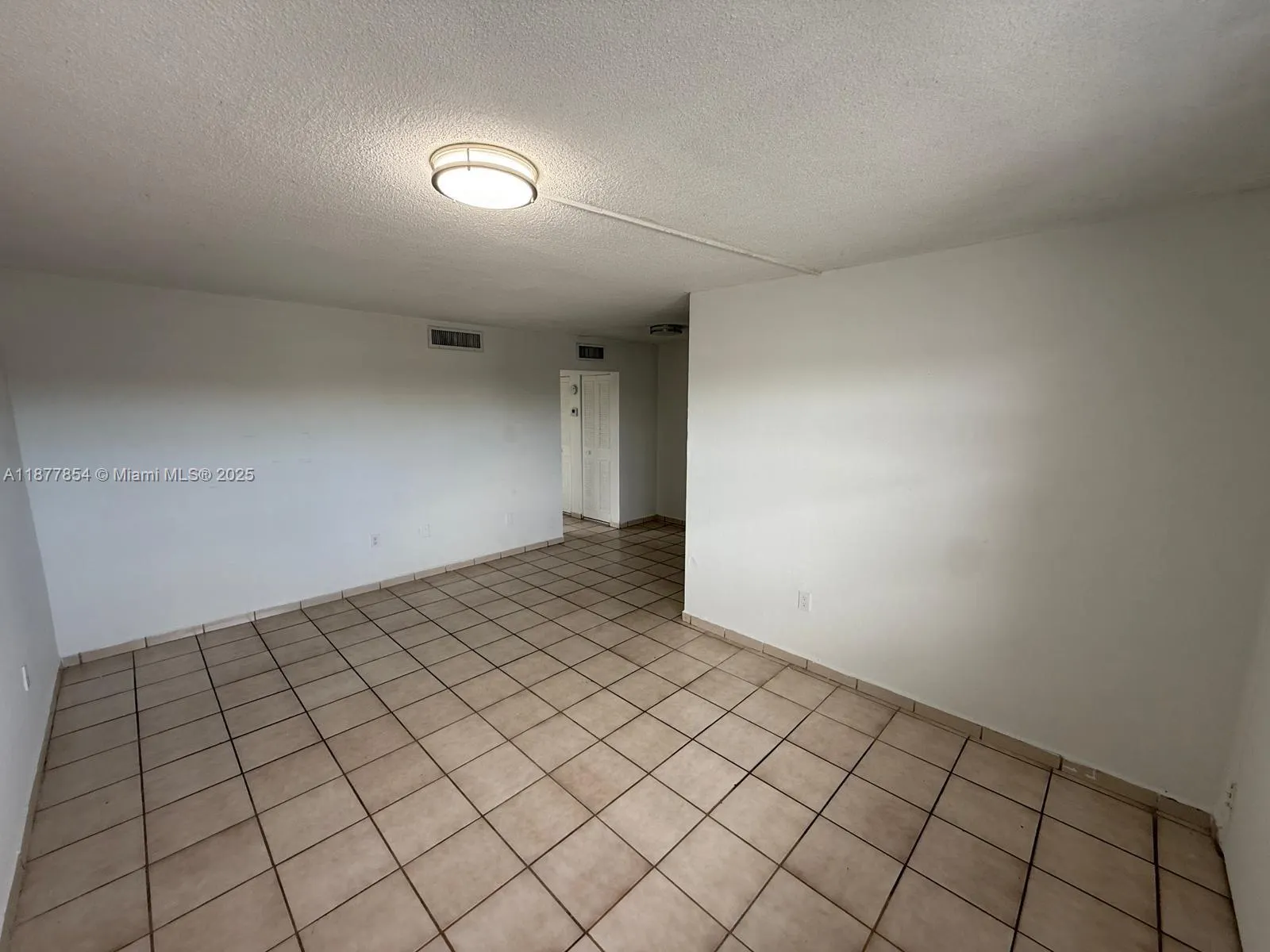 1325 W 68th St, #419