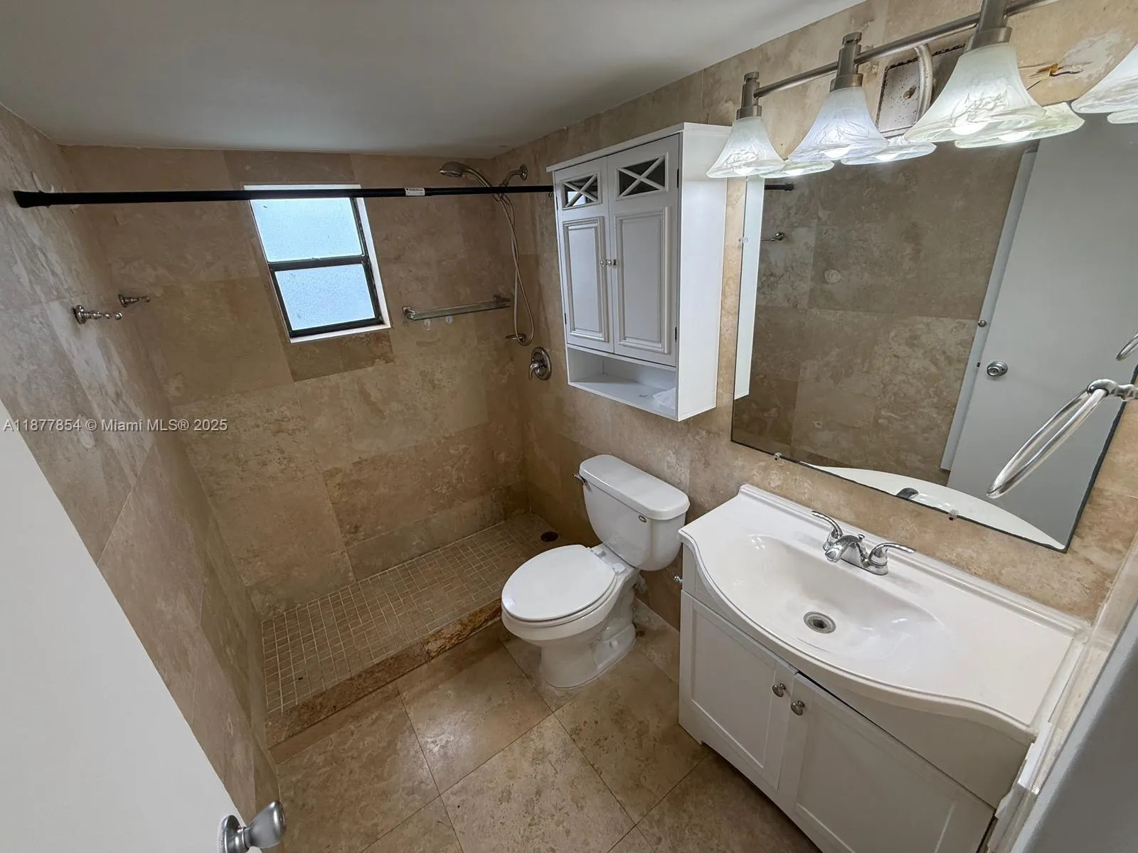 1325 W 68th St, #419