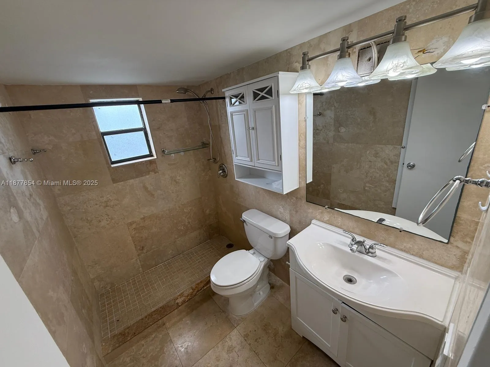 1325 W 68th St, #419