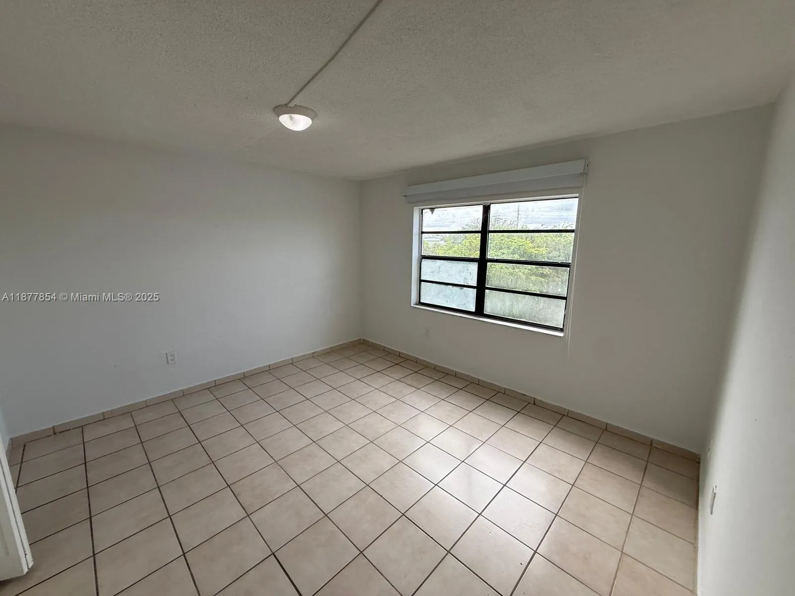 1325 W 68th St, #419