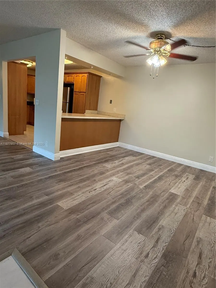 1013 Green Pine Blvd, #G1