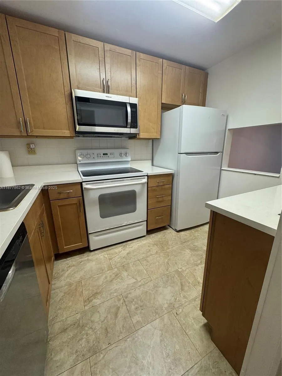 8435 Sunrise Lakes BLV, #104