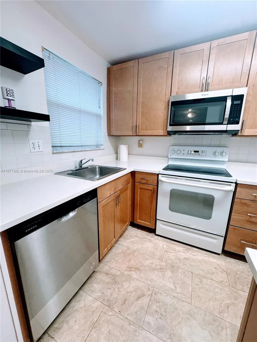 8435 Sunrise Lakes BLV, #104