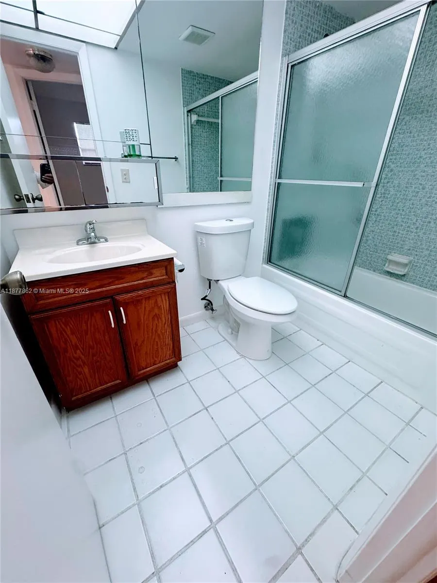 8435 Sunrise Lakes BLV, #104