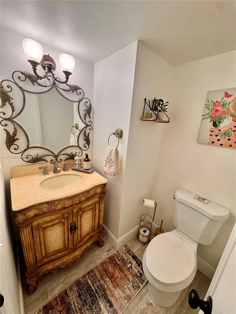 2413 NE 10th St, #149