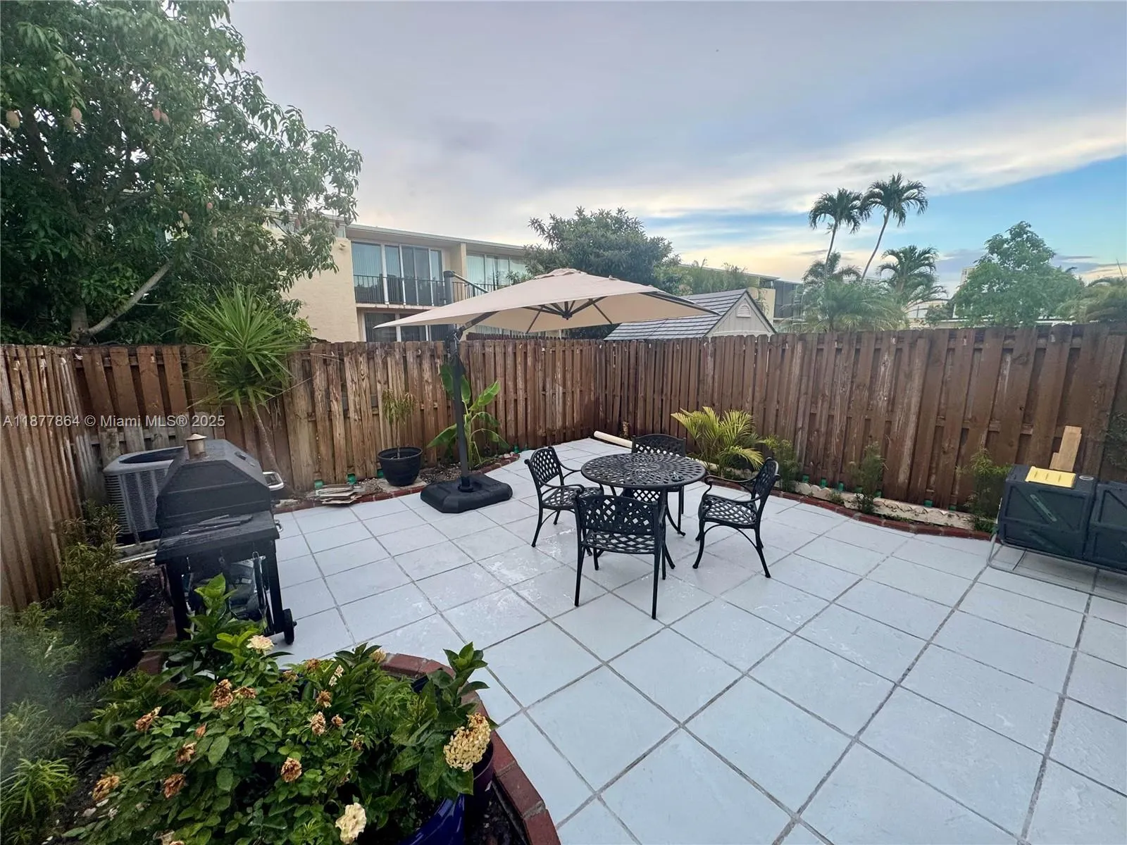 2413 NE 10th St, #149