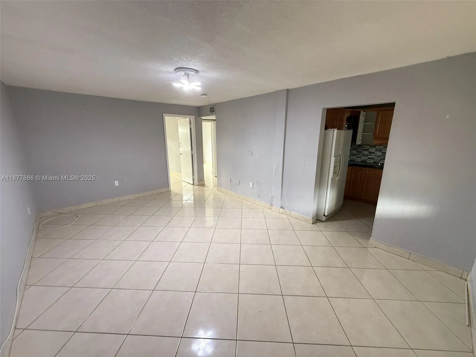 1325 W 68th St, #117