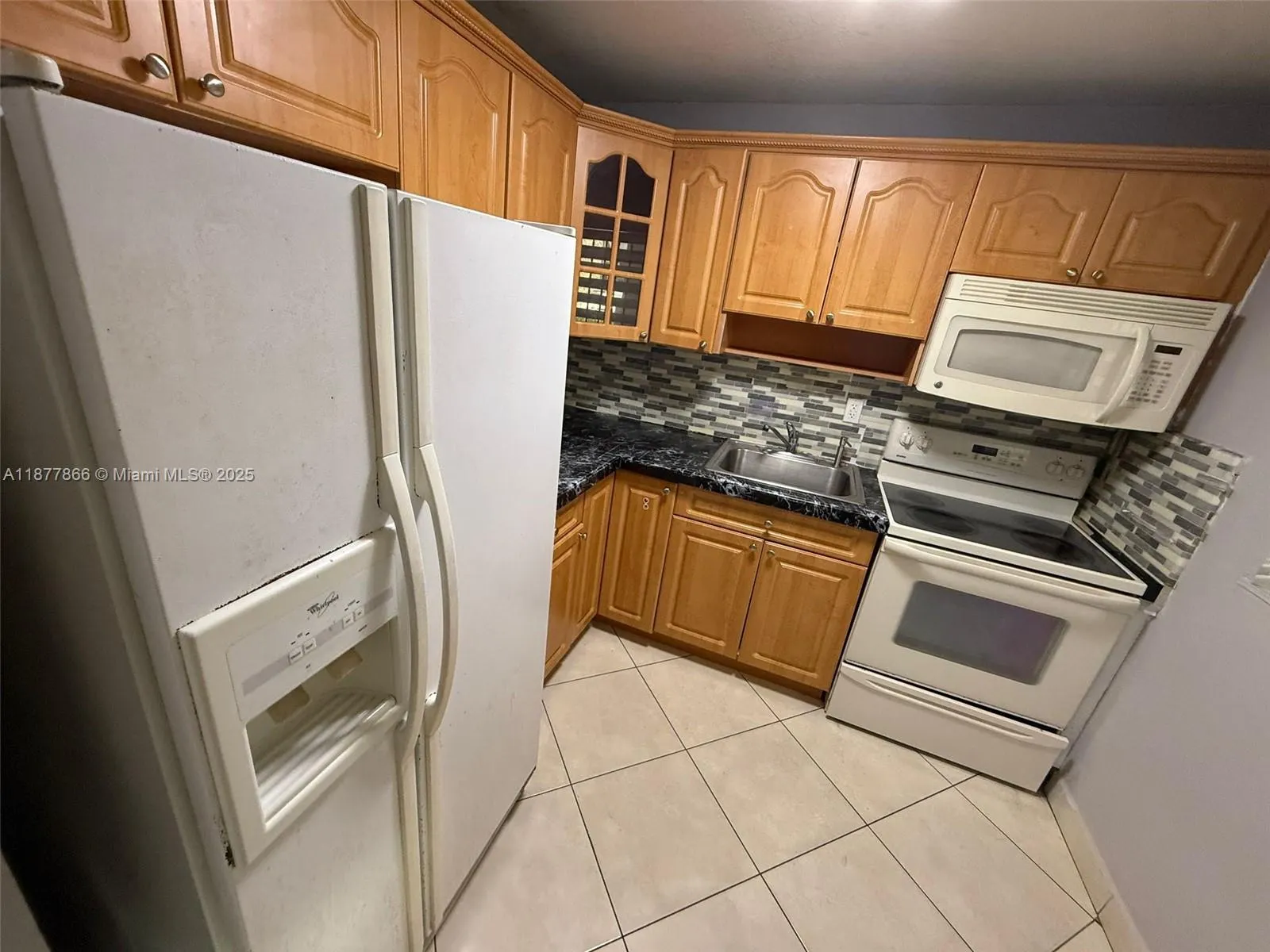 1325 W 68th St, #117
