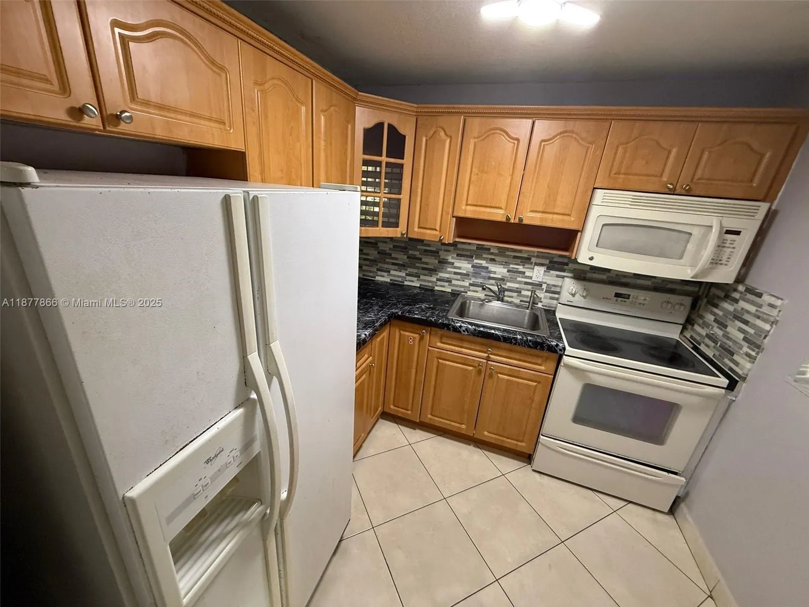 1325 W 68th St, #117