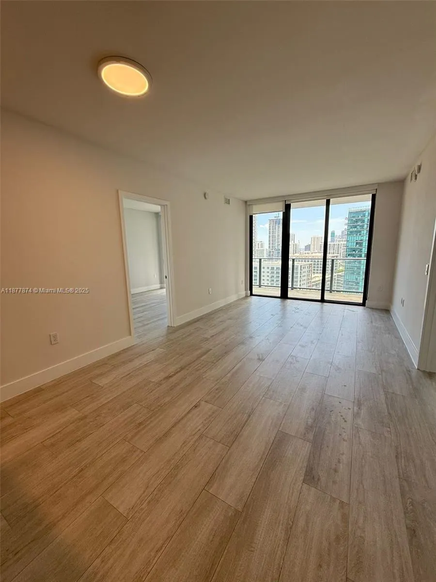 121 NE 34th St, #1902