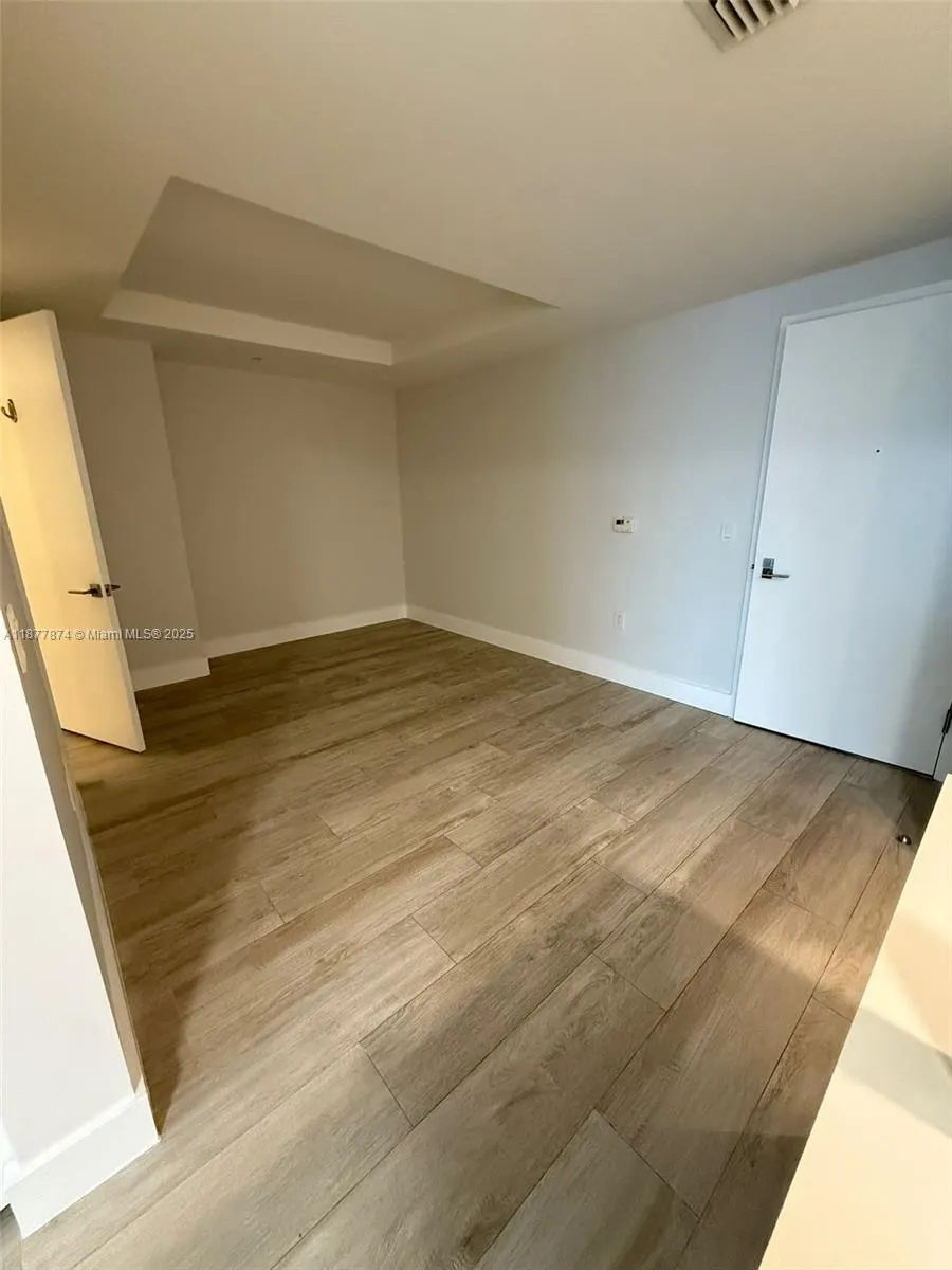 121 NE 34th St, #1902