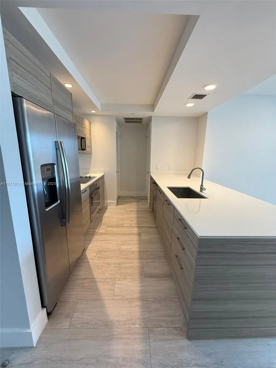 121 NE 34th St, #1902