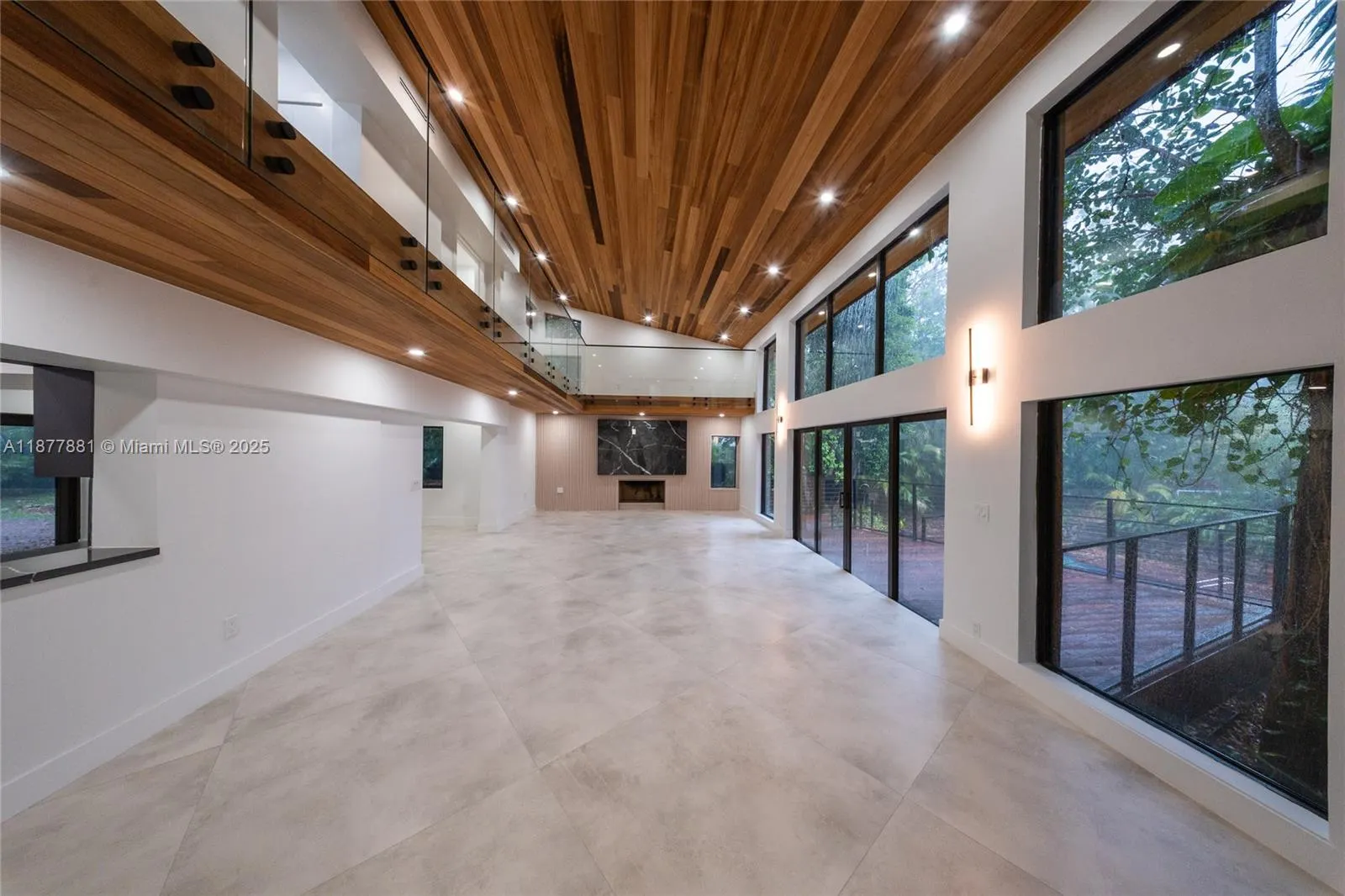 6525 SW 133
