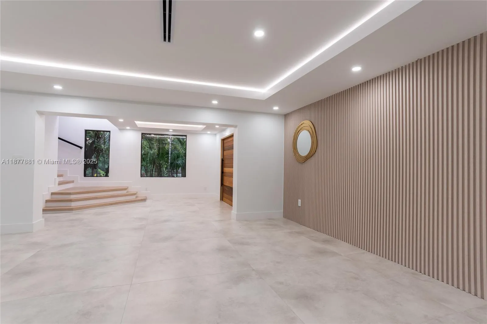 6525 SW 133