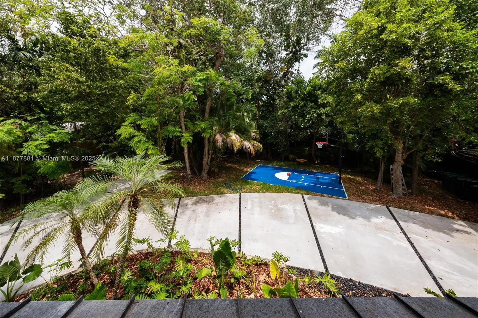 6525 SW 133