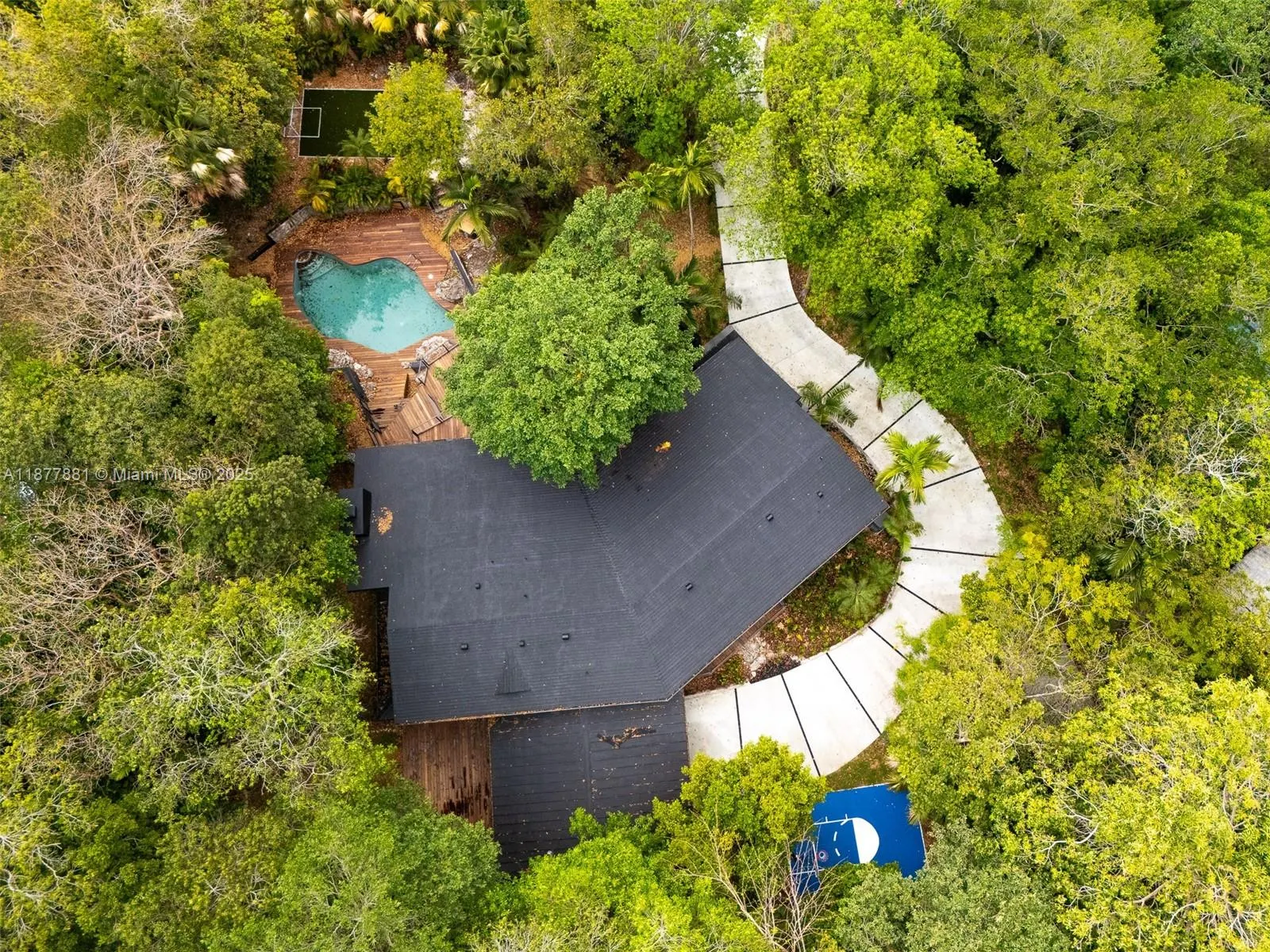 6525 SW 133