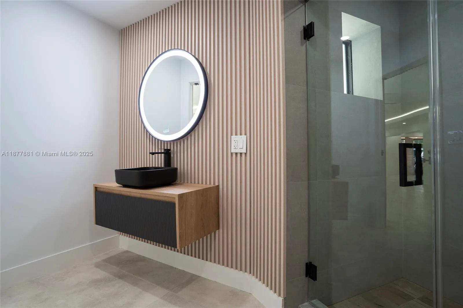 6525 SW 133