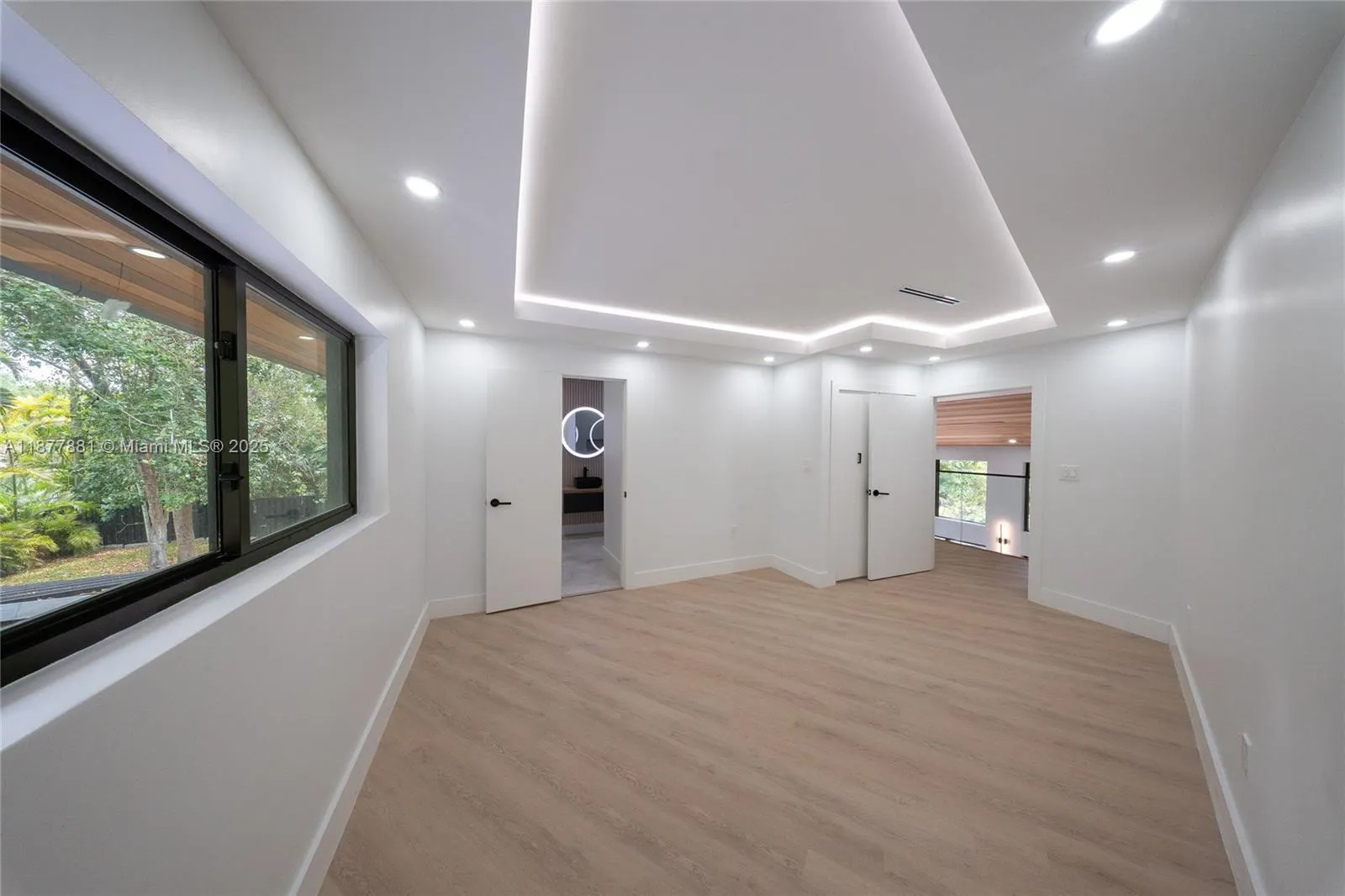 6525 SW 133