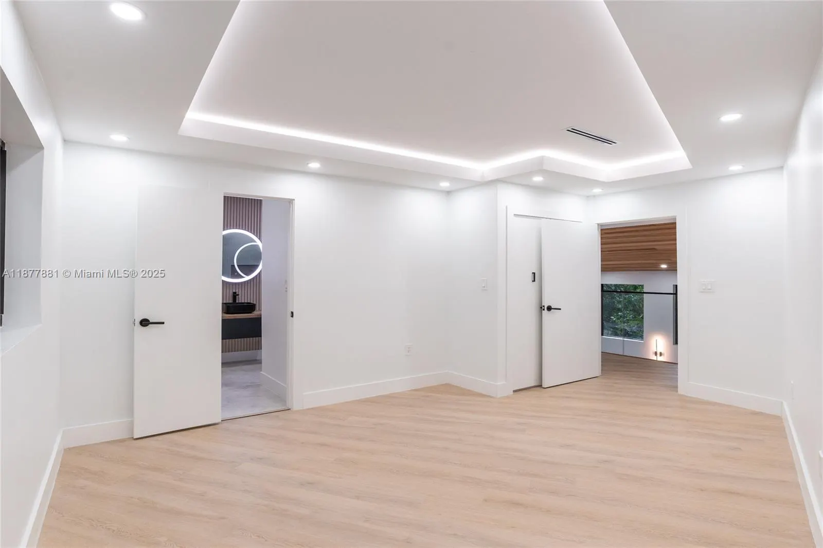 6525 SW 133