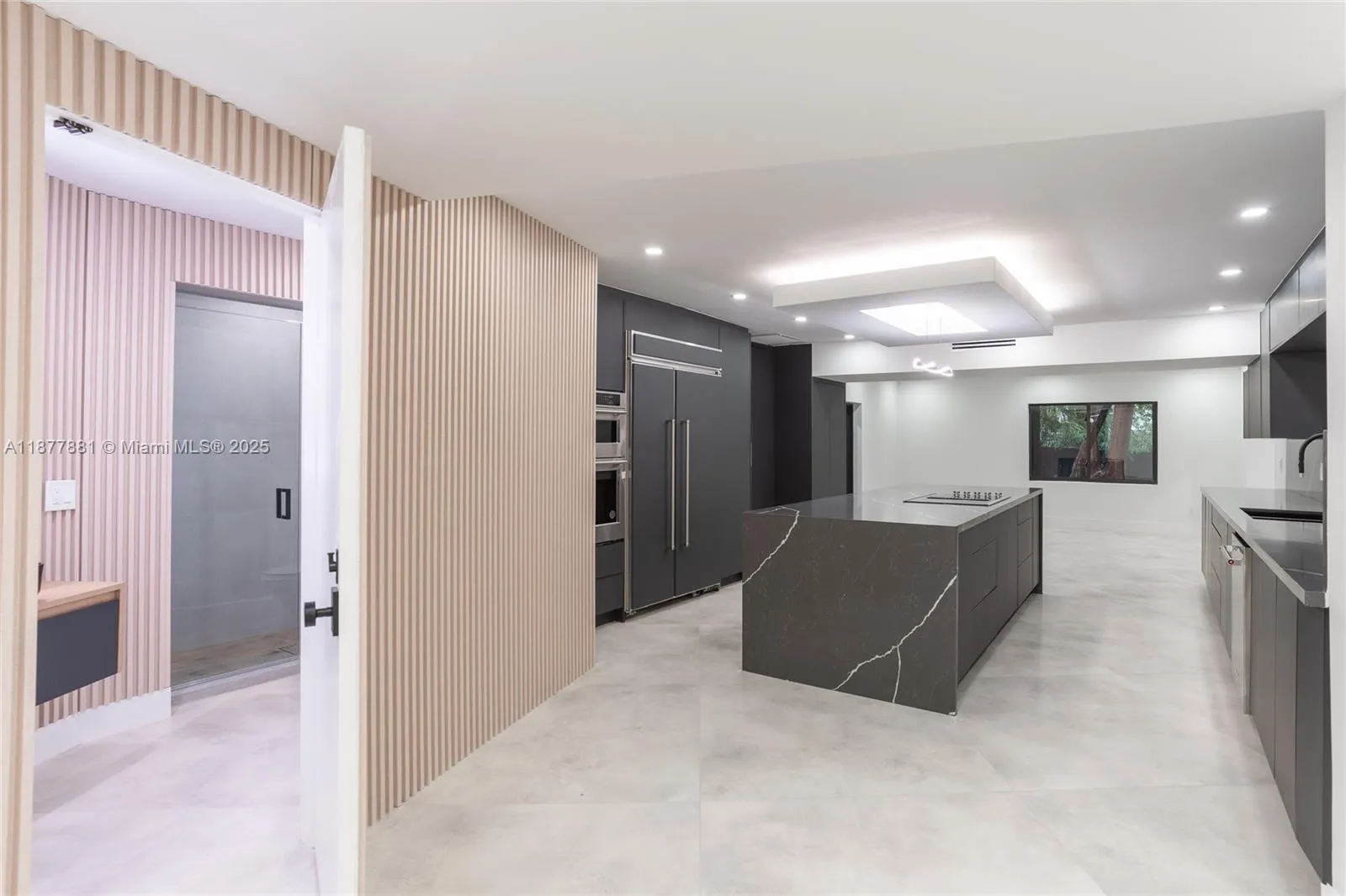 6525 SW 133