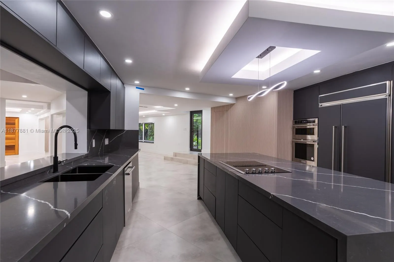 6525 SW 133