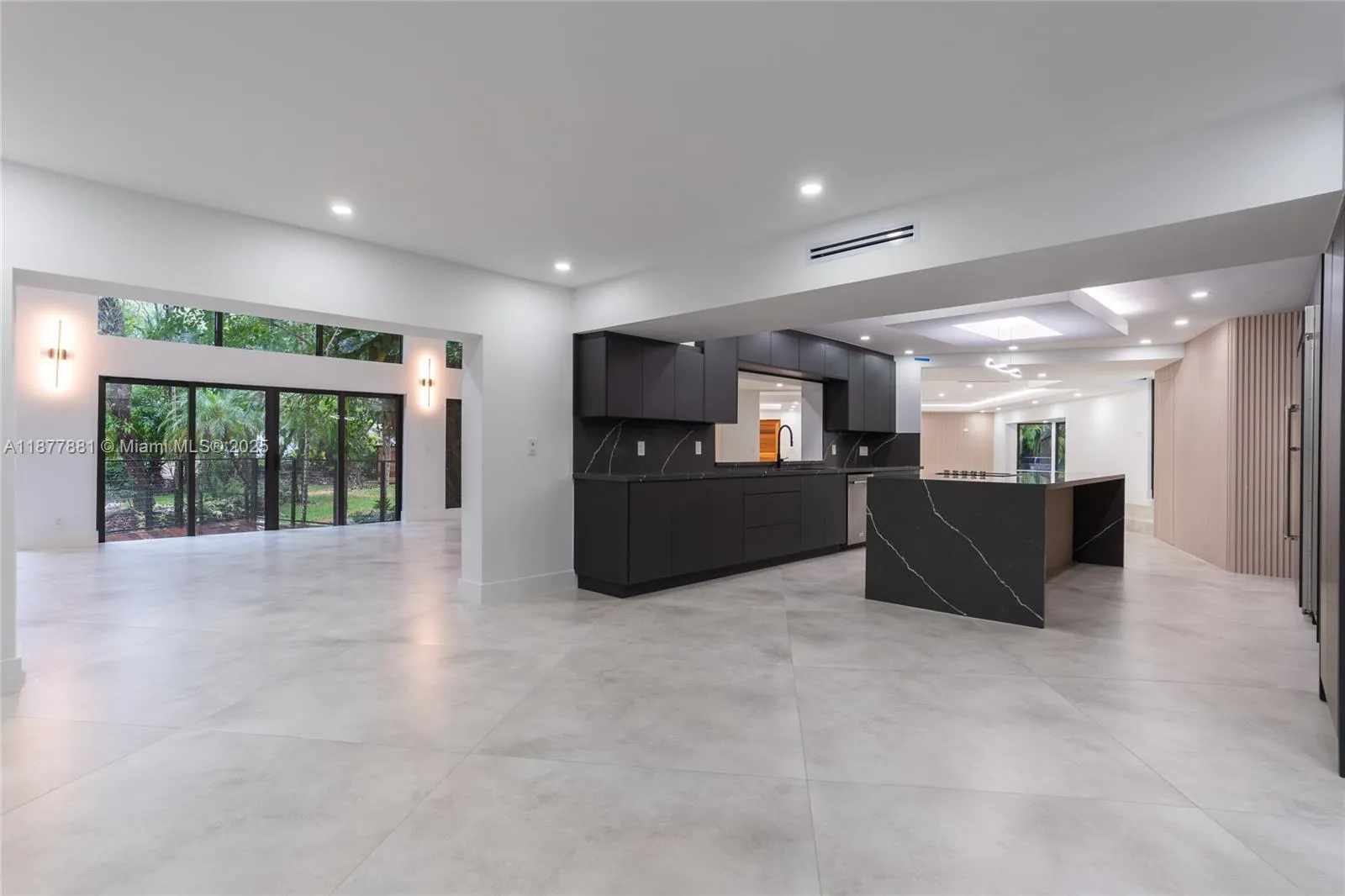 6525 SW 133