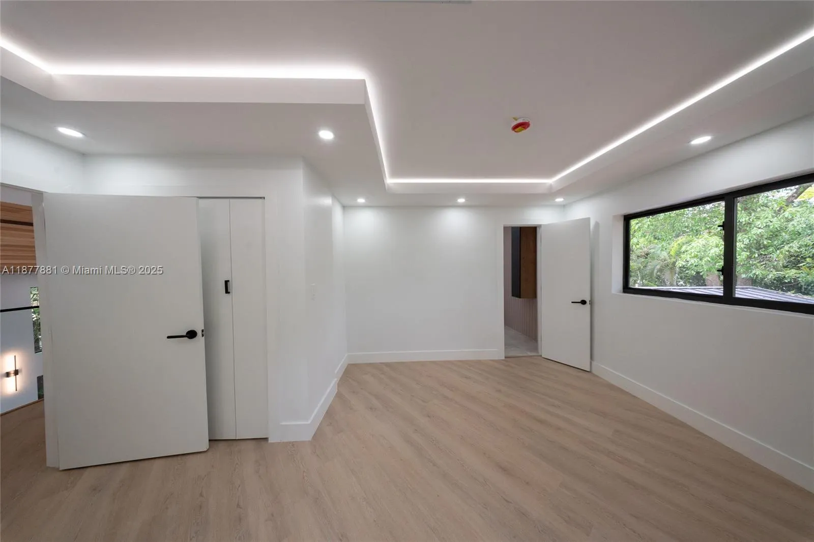 6525 SW 133