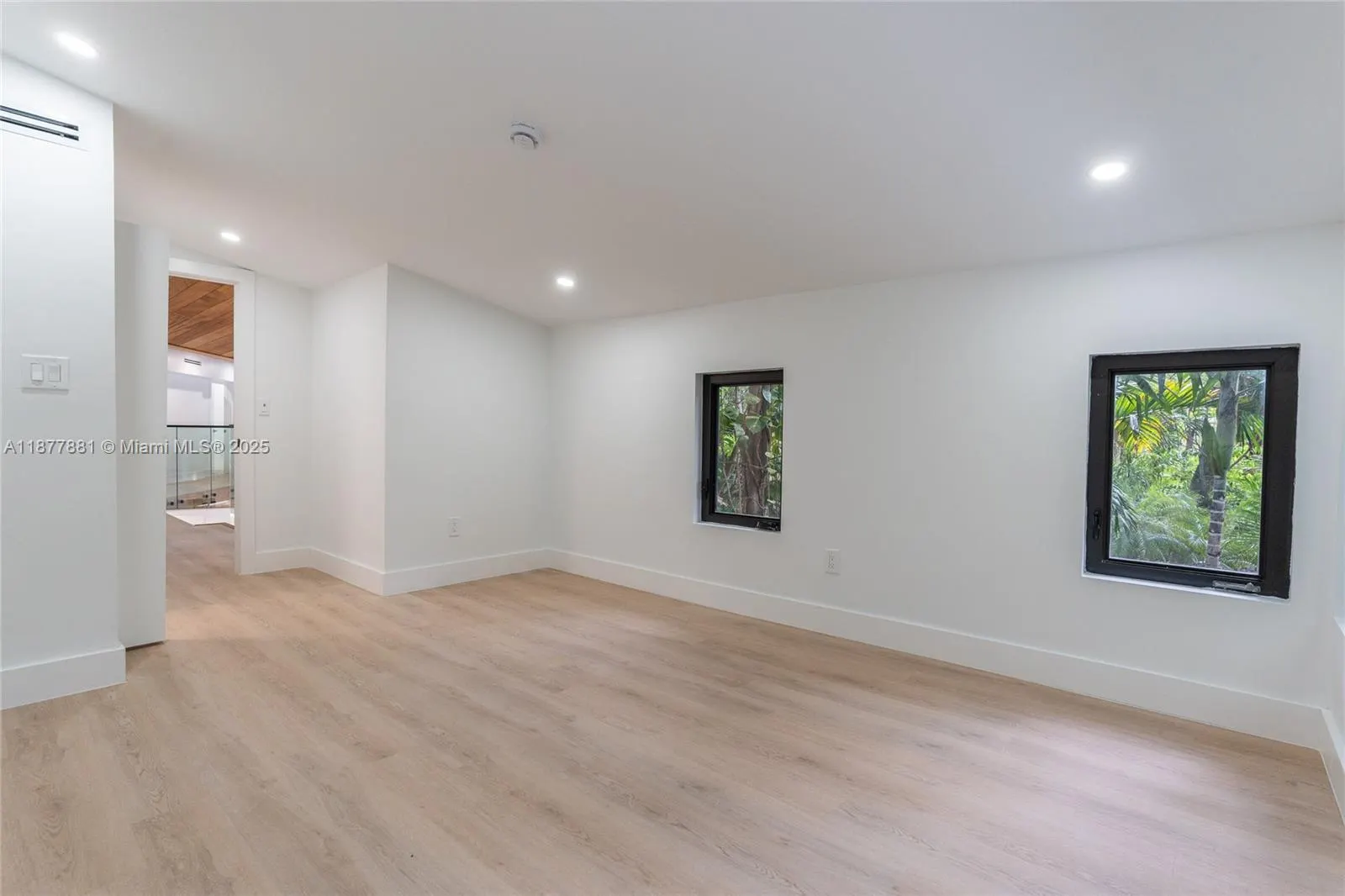 6525 SW 133