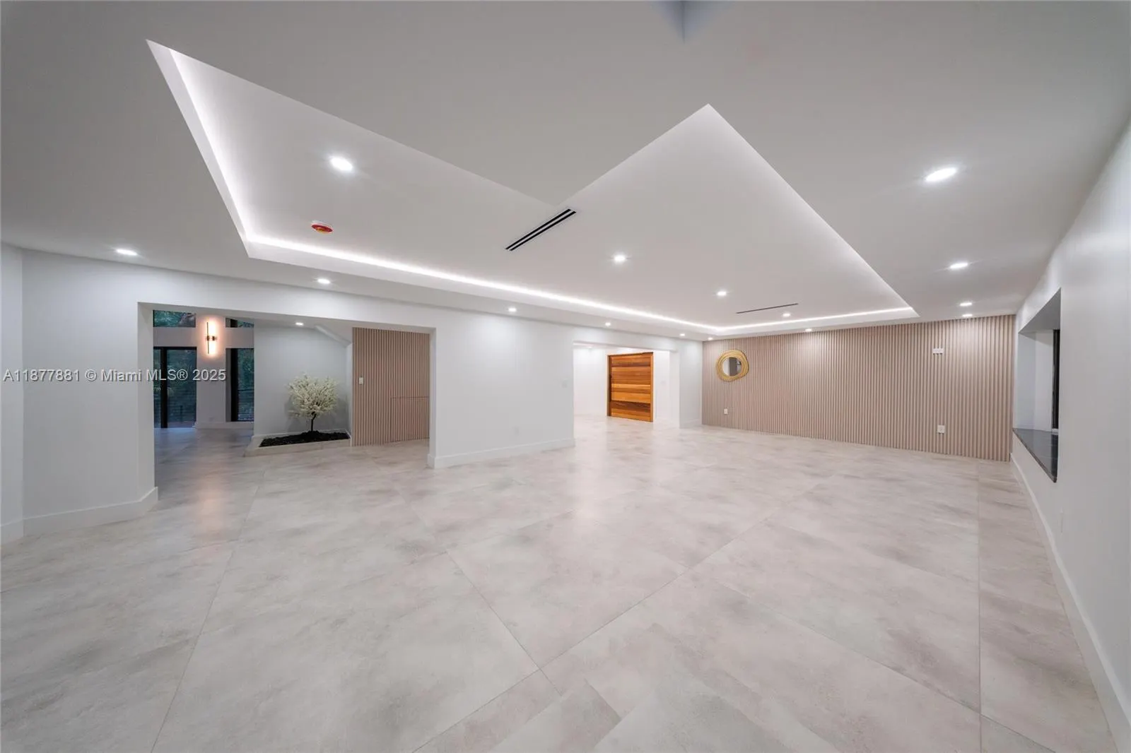 6525 SW 133