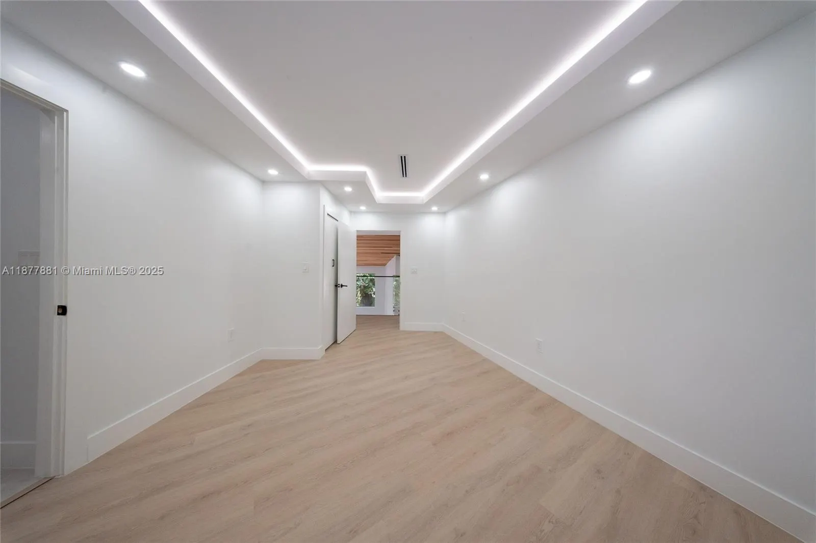6525 SW 133