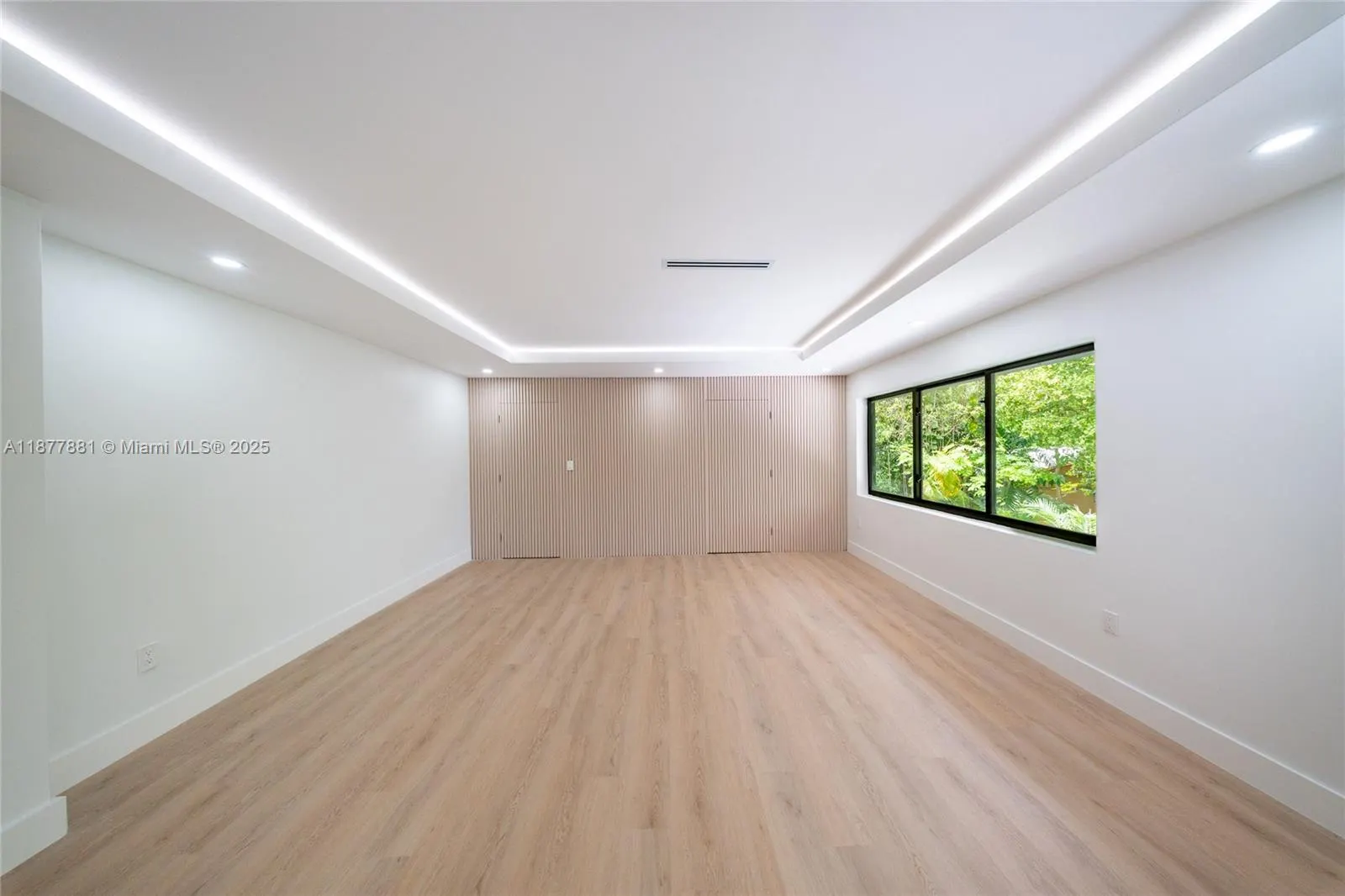 6525 SW 133
