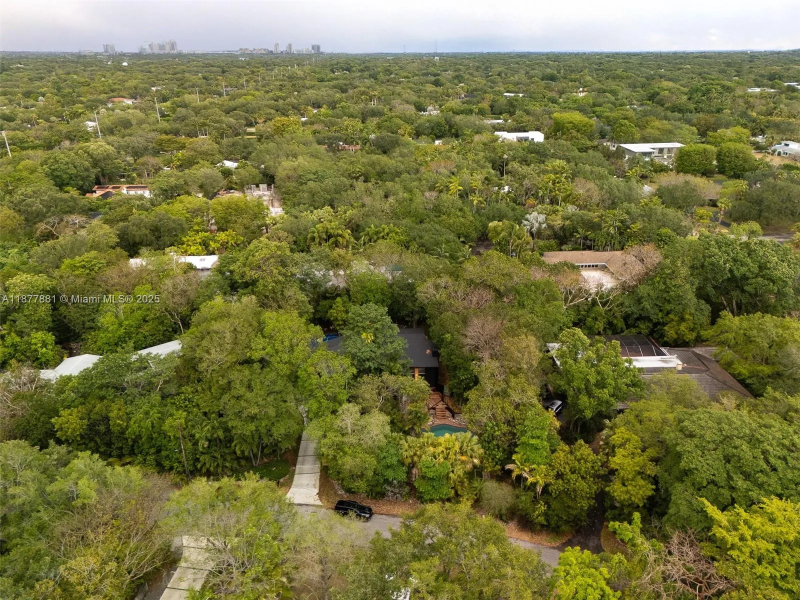 6525 SW 133