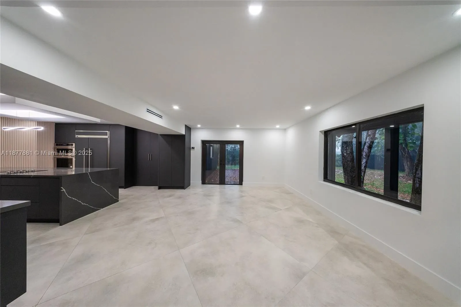 6525 SW 133