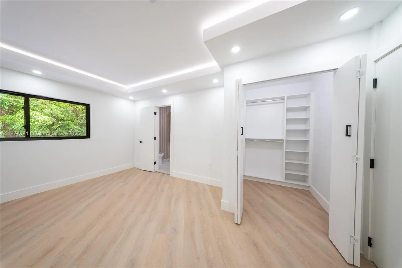 6525 SW 133