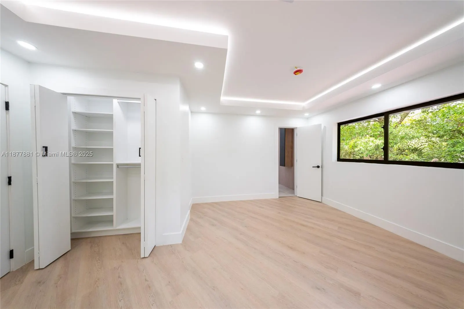 6525 SW 133