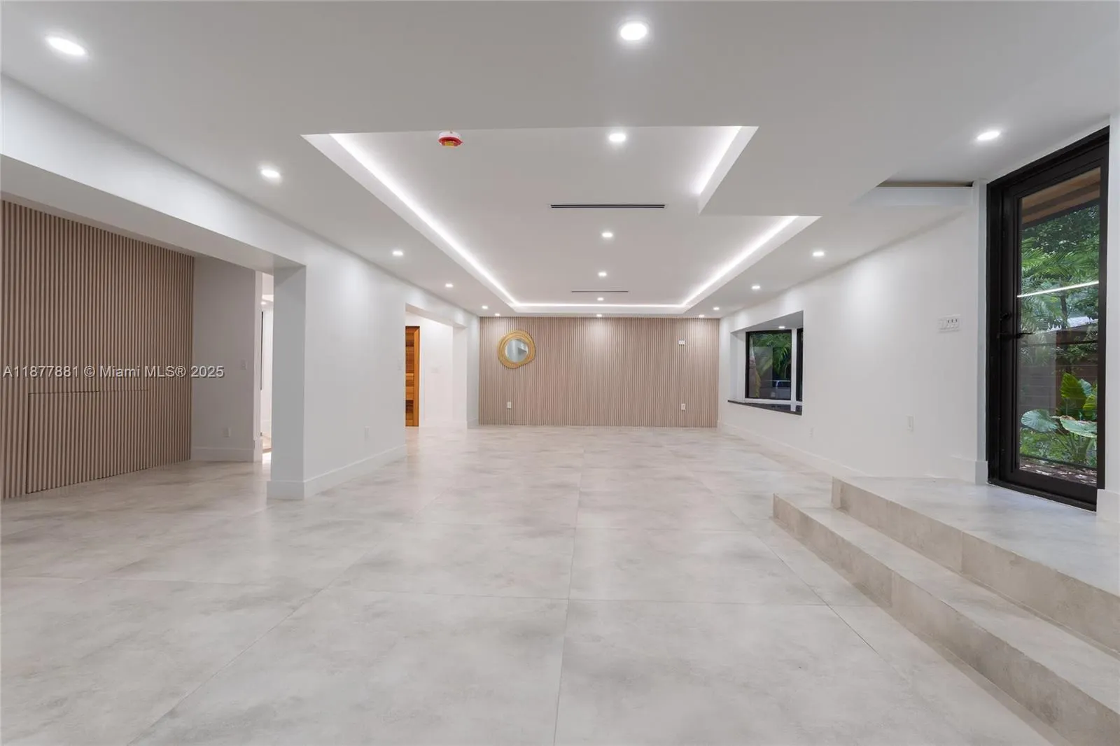 6525 SW 133
