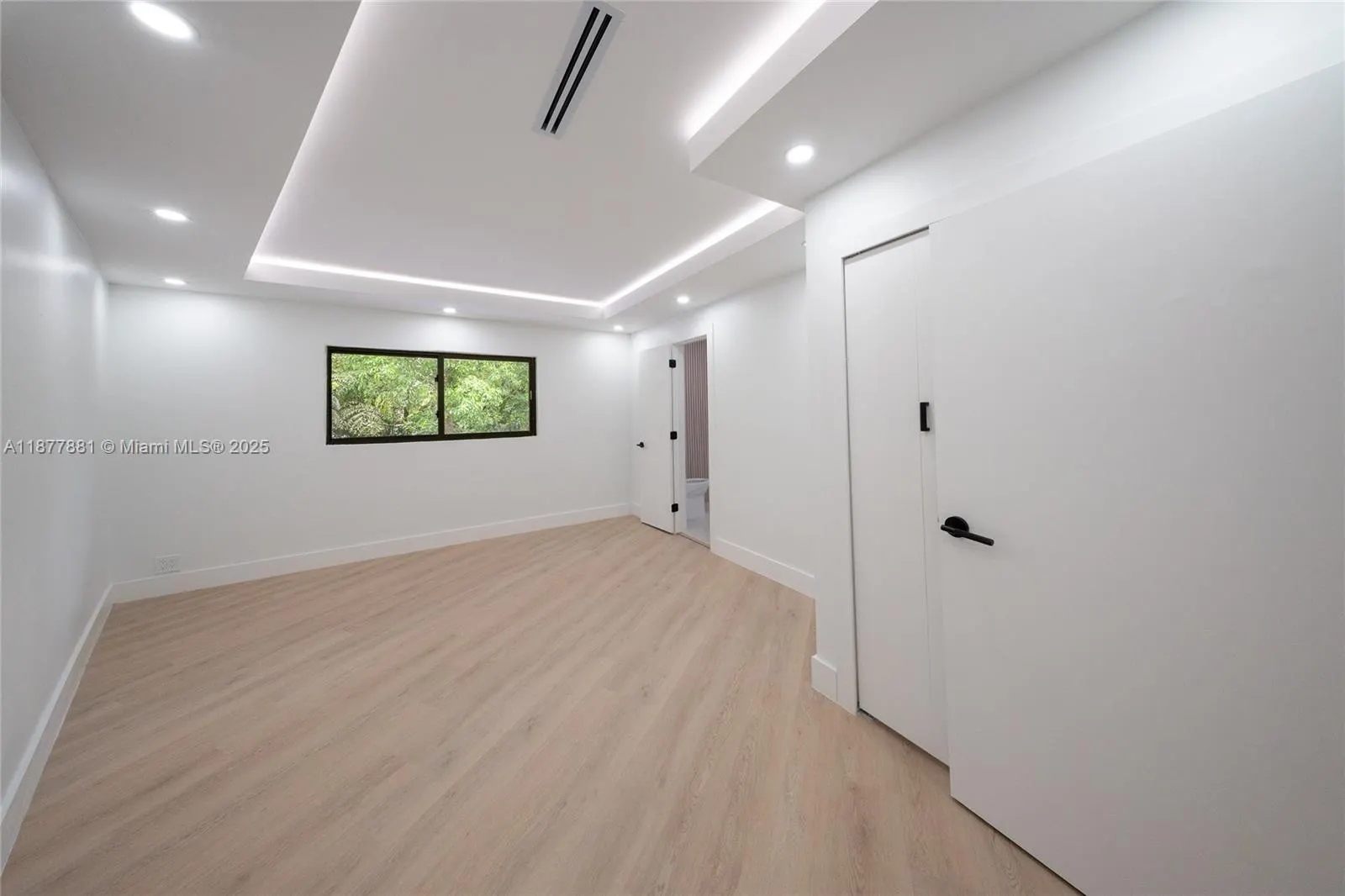 6525 SW 133