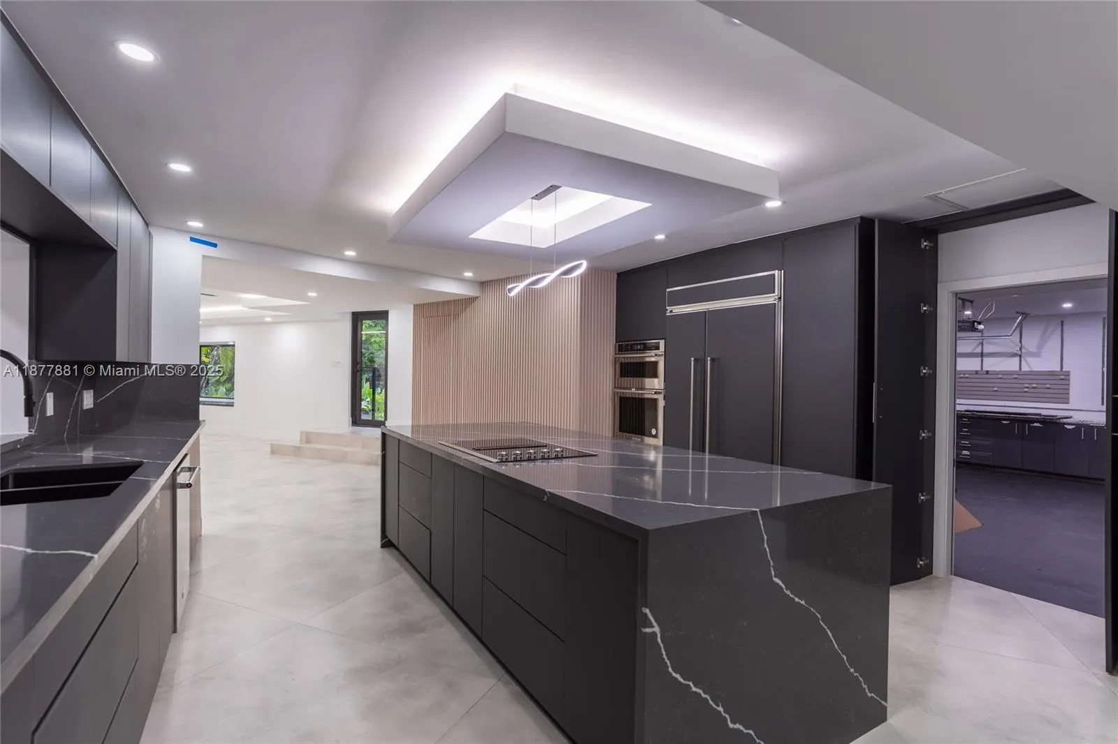 6525 SW 133