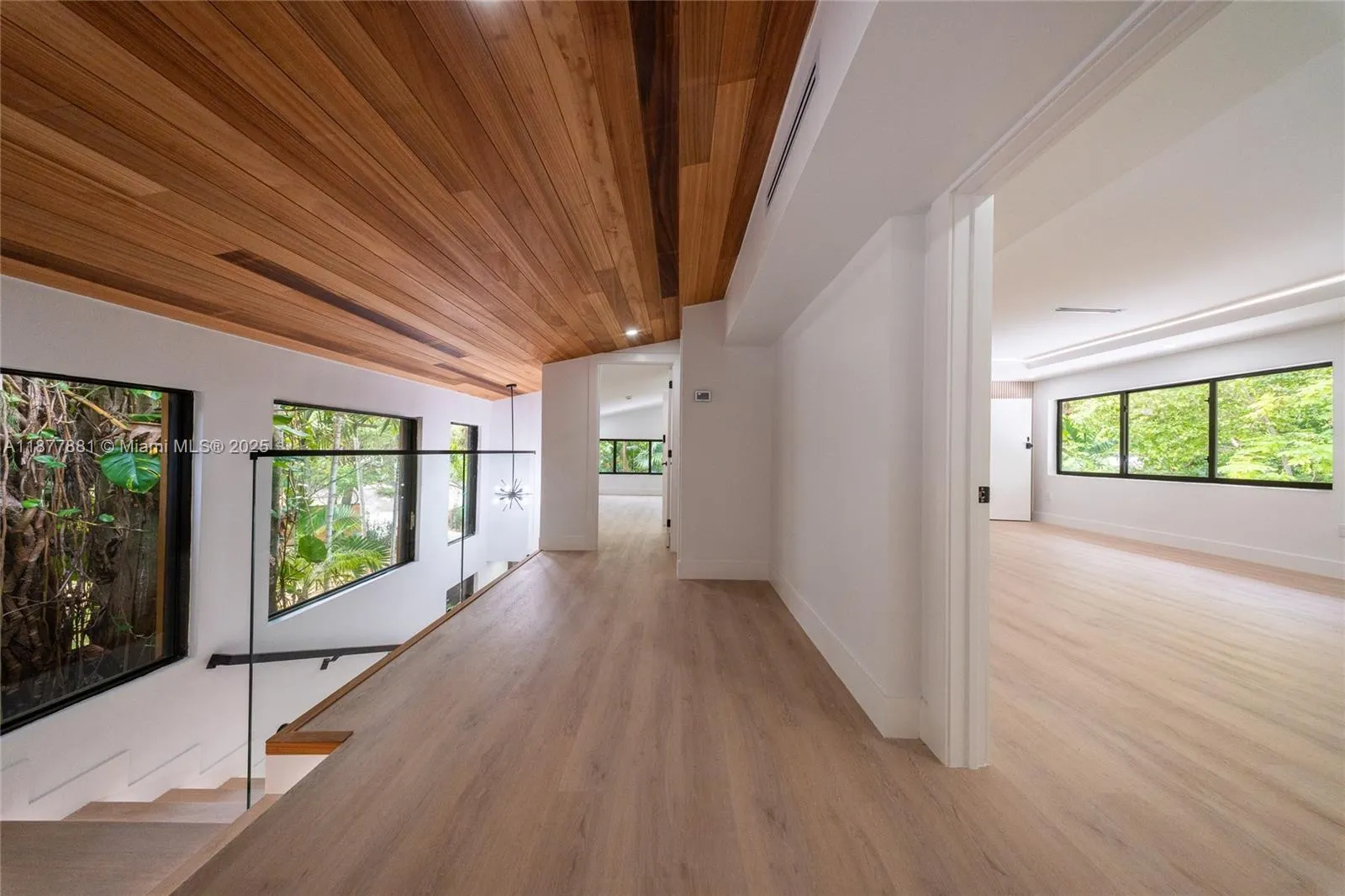 6525 SW 133