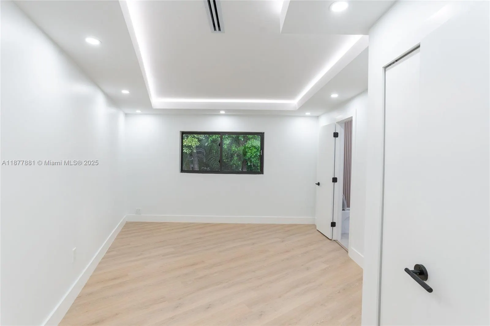 6525 SW 133