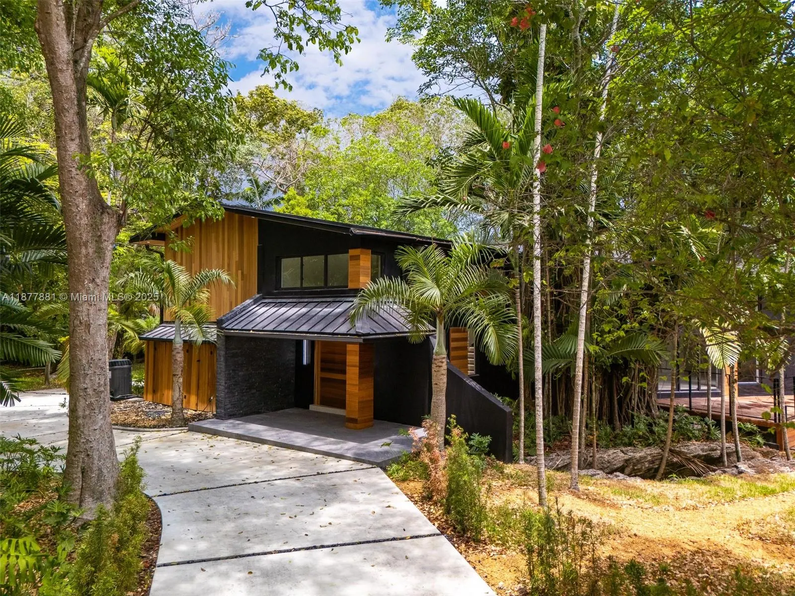 6525 SW 133