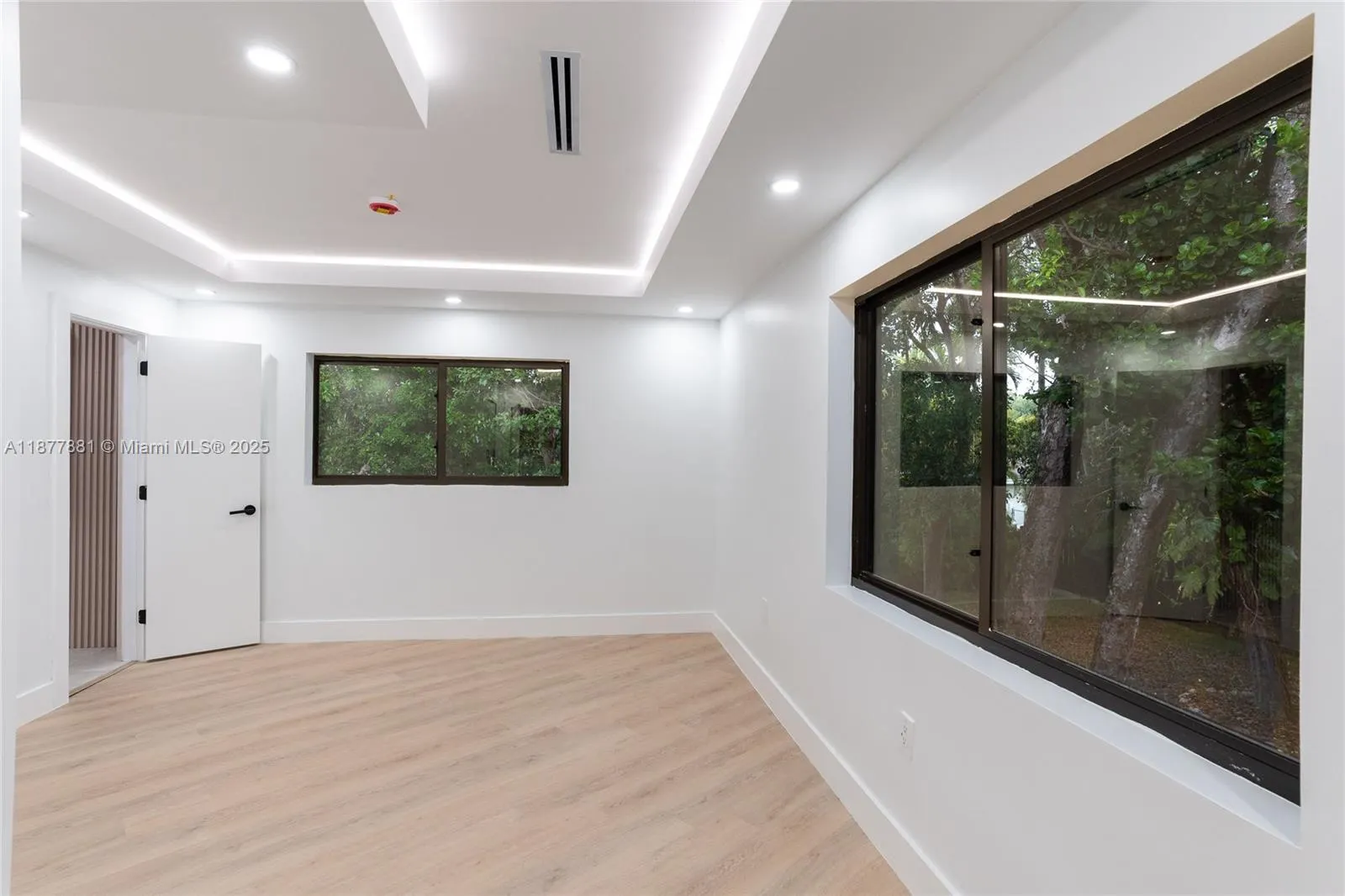 6525 SW 133